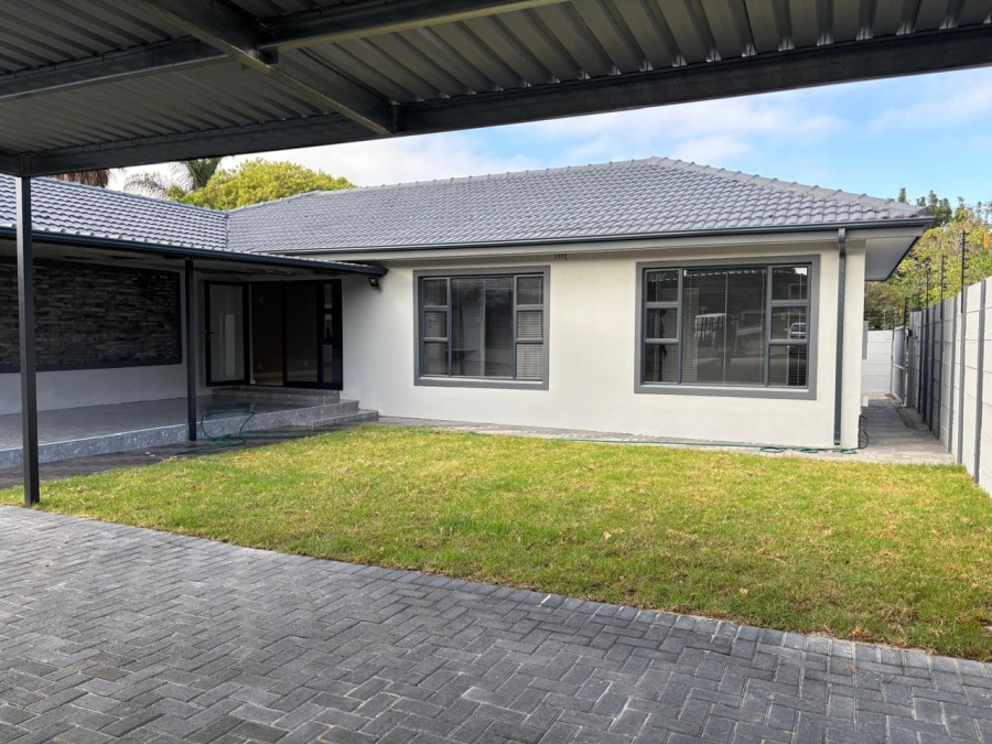 To Let 3 Bedroom Property for Rent in Silver Oaks Western Cape